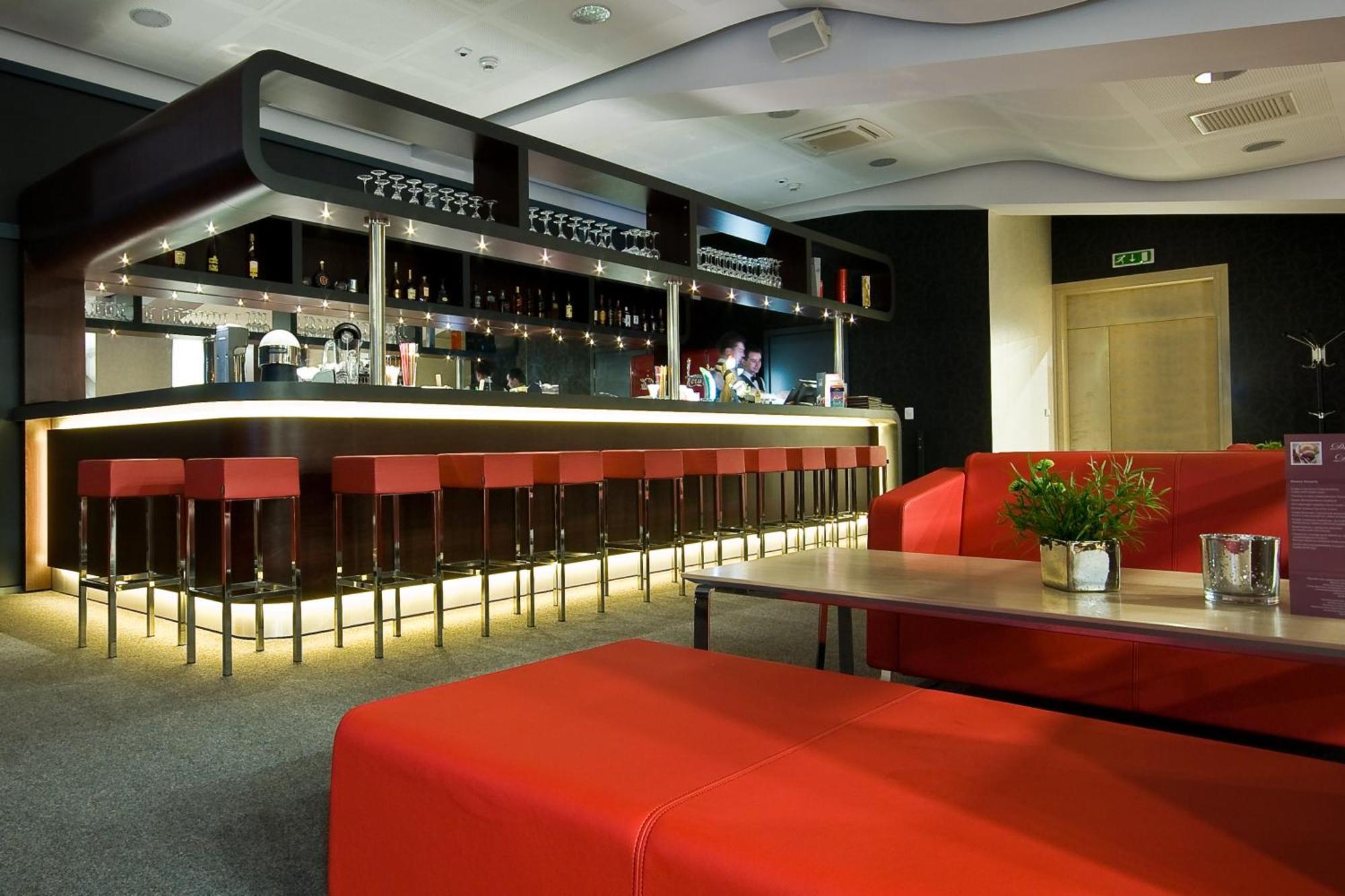 Hotel Poznański A2 Luboń Kültér fotó