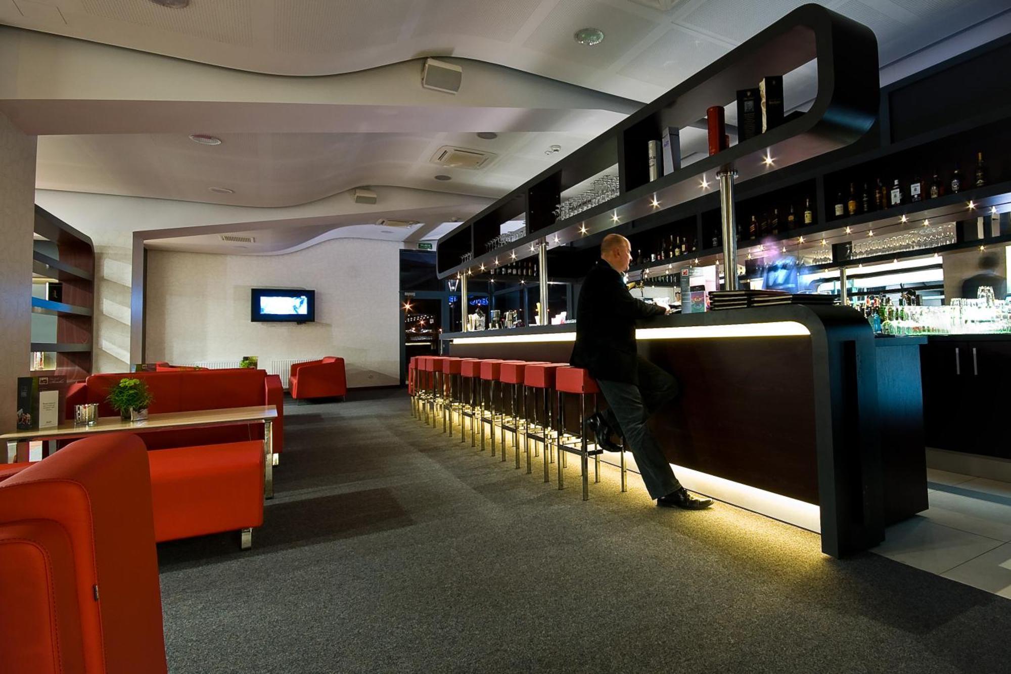 Hotel Poznański A2 Luboń Kültér fotó