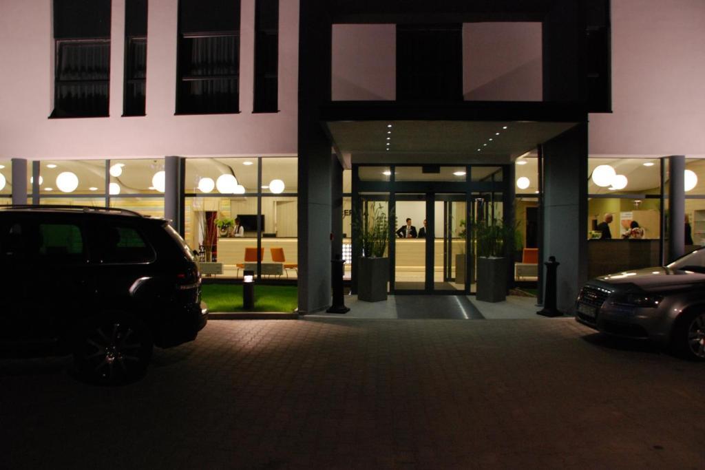 Hotel Poznański A2 Luboń Kültér fotó